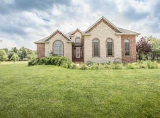 26421 Lake Shore Dr, Lebanon, MO 65536