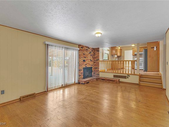 5th image of 27984 Wisteria Dr