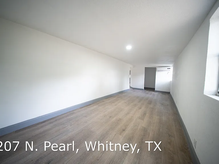 207 N Pearl St — Photo 8
