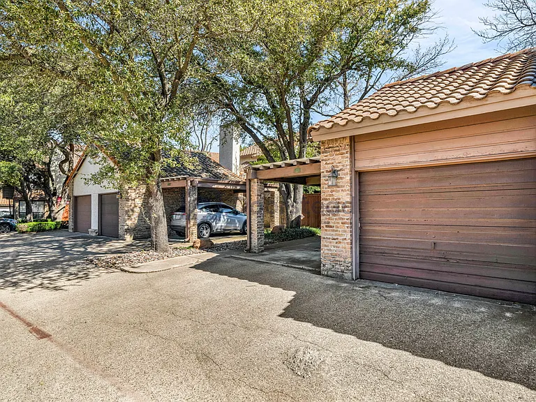 336 Melrose Dr #2C — Photo 3