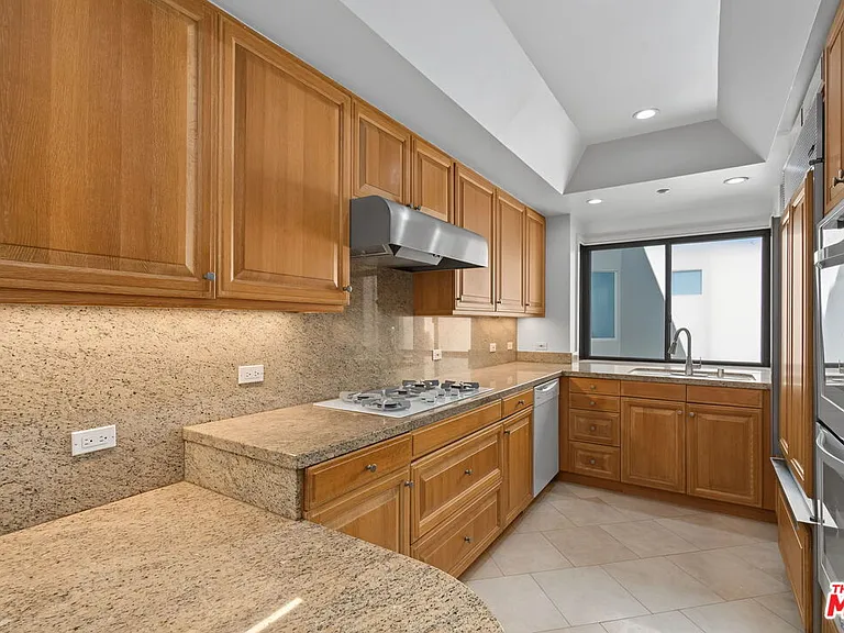 701 Ocean Ave #PHD — Photo 37
