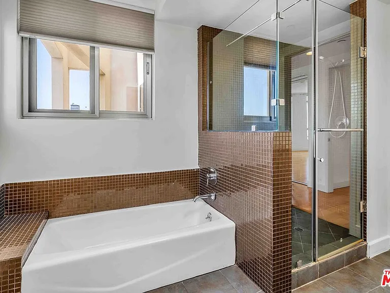 1260 S Corning St #305 — Photo 9