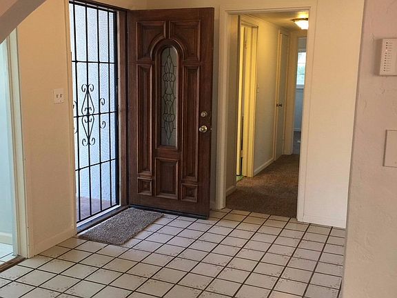4th image of 2814 N Fruit Ave