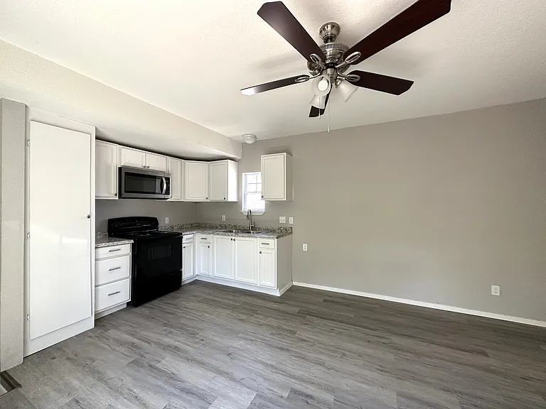 87 Paris Dr — Photo 3