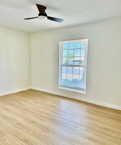 13812 N 103rd Way — Photo 7