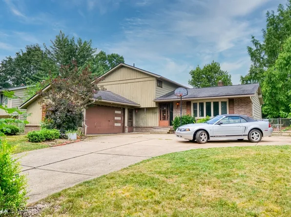 452 Delaware Dr, Brunswick, OH 44212