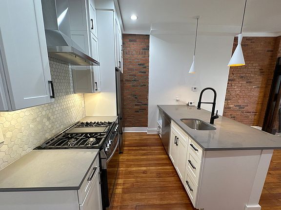 4th image of 23 E 2nd Ave Unit 25