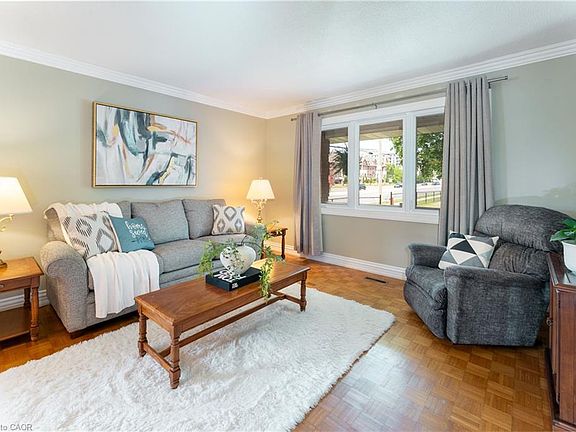 3rd image of 330 Hickory Cir