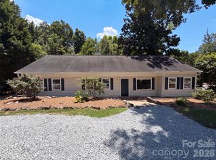 1322 Carolyn Dr, Charlotte, NC 28205