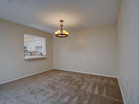 5th image of 8906 Spain Rd NE