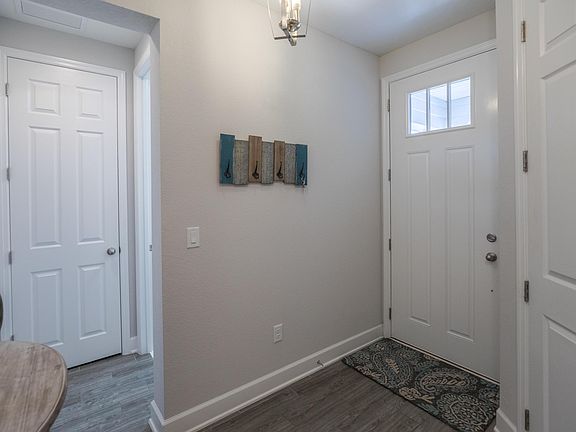 4th image of 176 Vista Lake Cir