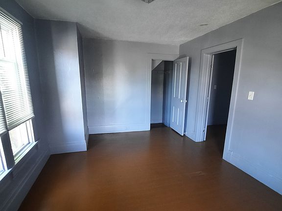4th image of 1119 Clark Ave