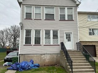 1119 Spruce St, Roselle, NJ 07203