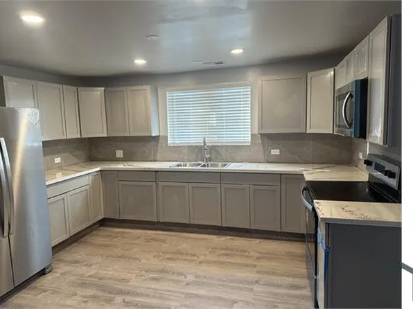 754 McArthur Ct, Dolton, IL 60419