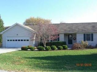 2811 Old Fort Rd, Blacksburg, VA 24060