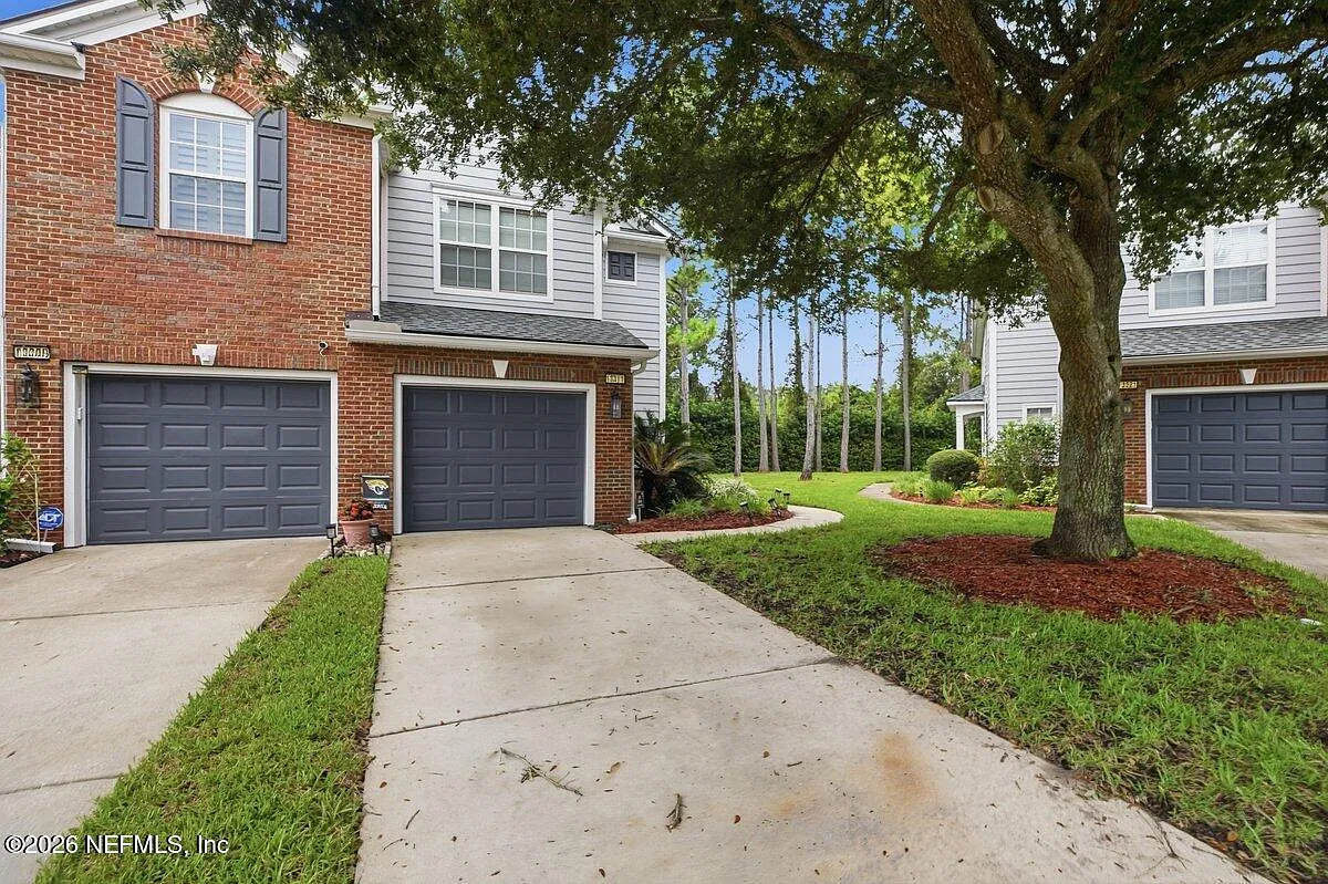 3 bed, 2.5 bath, 1632 sqft, $2,350 — Photo 1