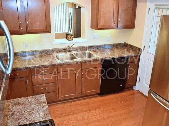 3rd image of 2119 E Water St
