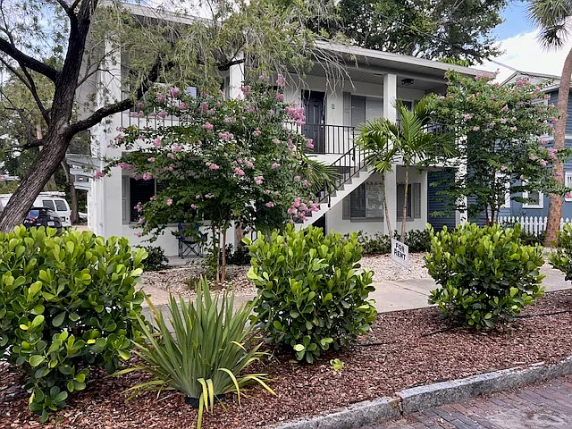 1 bed, 650 sqft, $2,100 — Photo 1