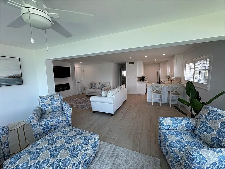 2100 Gulf Shore Blvd N #120 — Photo 24