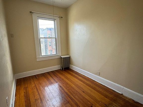 5th image of 107 Poplar St Floor 2