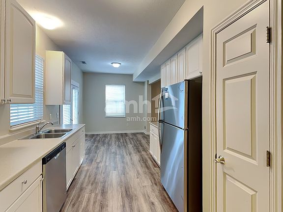 4th image of 6213 Womersley Dr