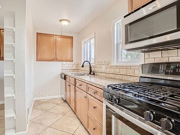 5th image of 3115 E 37th Ave