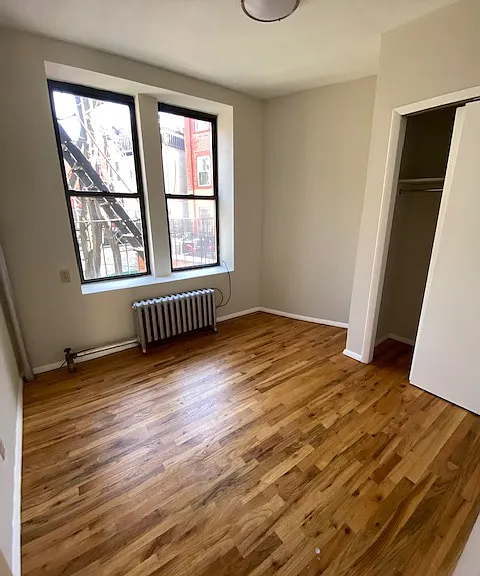 165 W 4th St #9 — Photo 1