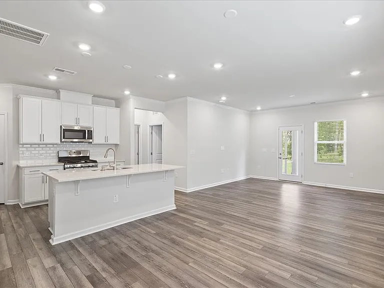 5914 Woodlawn Dr — Photo 8