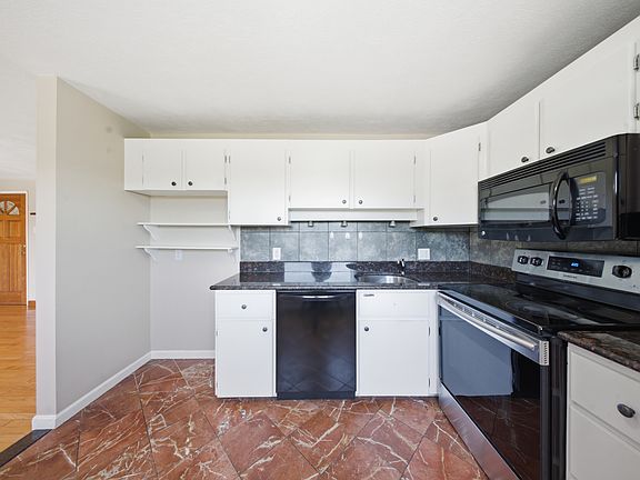 3rd image of 9 A Mayberry Dr #5