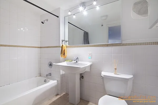 Sold by aptsandlofts.com | media 10