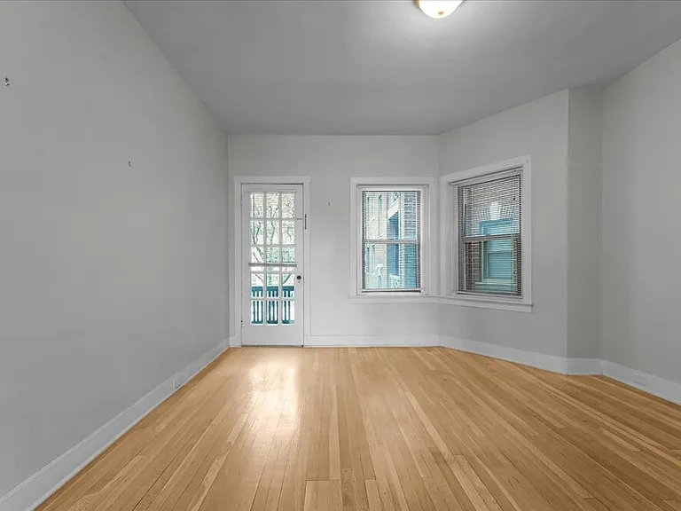 7411 2nd Ave #D2 — Photo 2