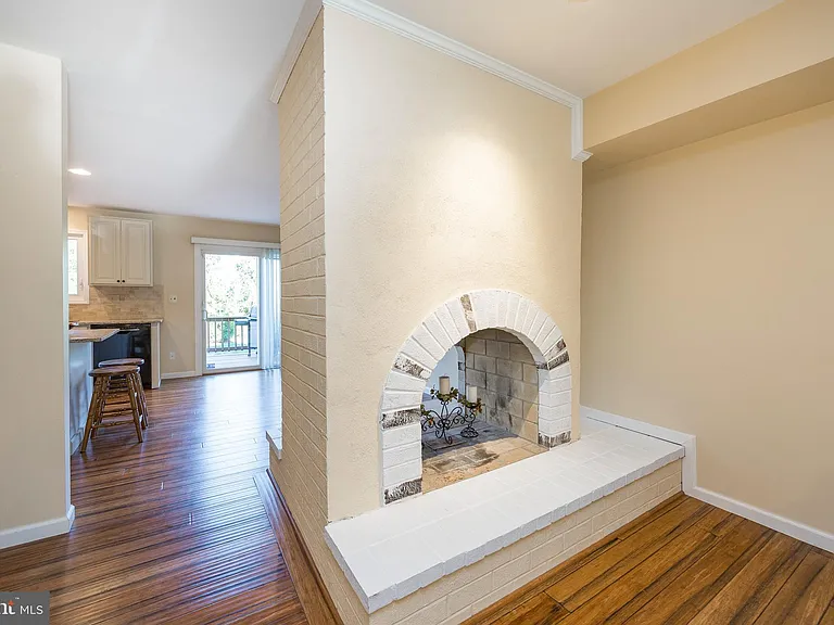 3930 Gatehouse Ln — Photo 9