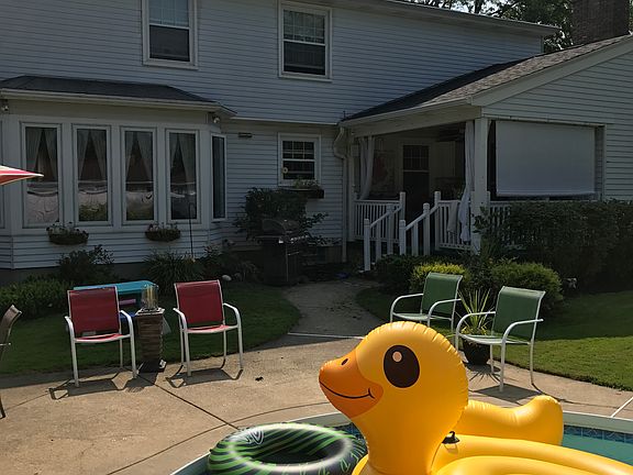 3rd image of 128 Meadow Run