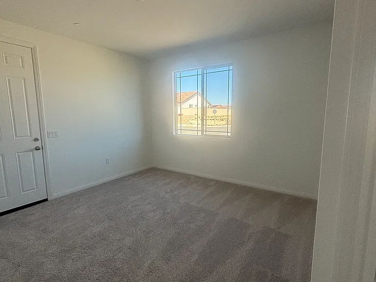 4061 Hudson Ln — Photo 9