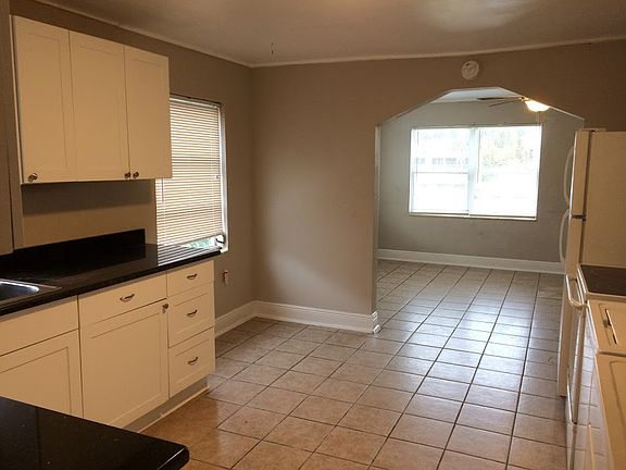 5th image of 1460 Pierce St APT 1