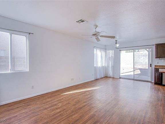 4th image of 1017 Rainbow Meadows Dr
