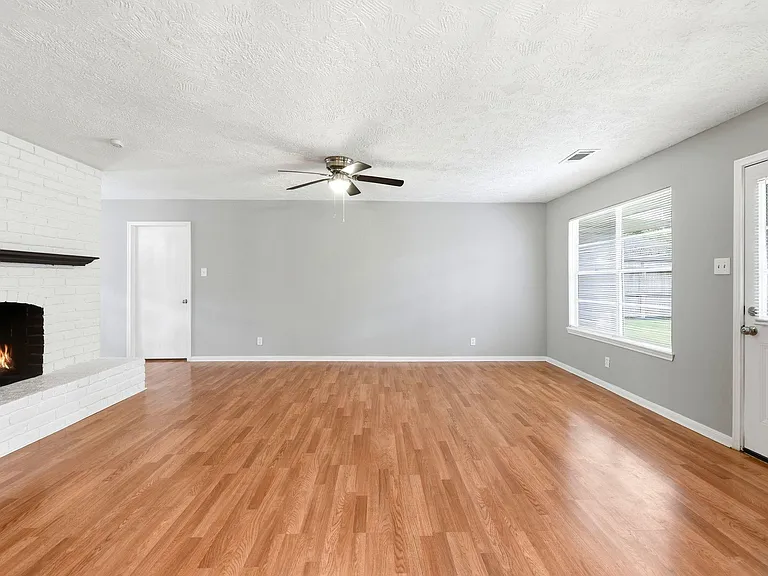 7902 Lichen Ln — Photo 11