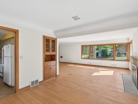 5th image of 6732 Emerson Ave S