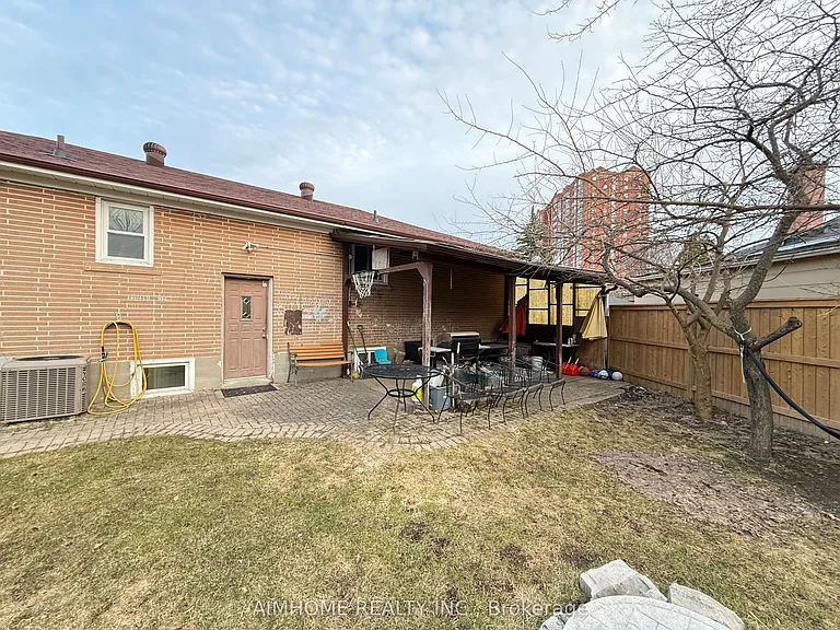 2 Khartoum Ave — Photo 17