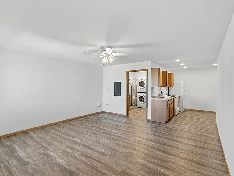 1440-1450 Peterson Dr — Photo 27