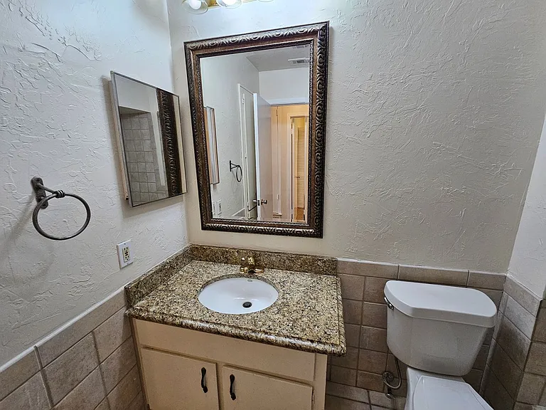 1302 Berkeley Dr — Photo 29