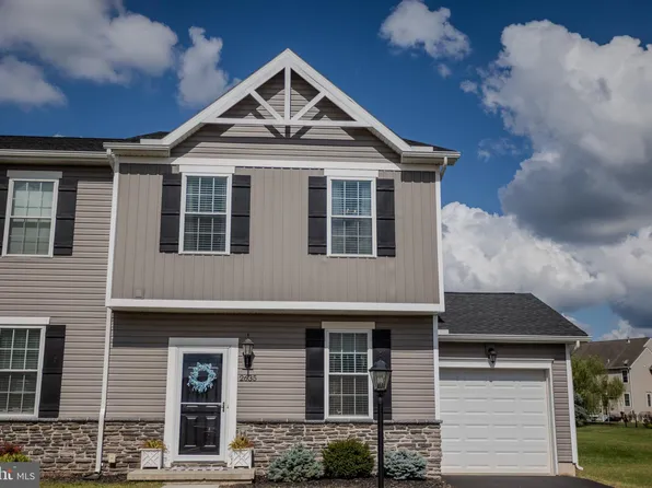 2635 Brownstone Dr, Dover, PA 17315