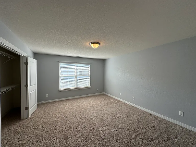 2212 Martlet Ln — Photo 35