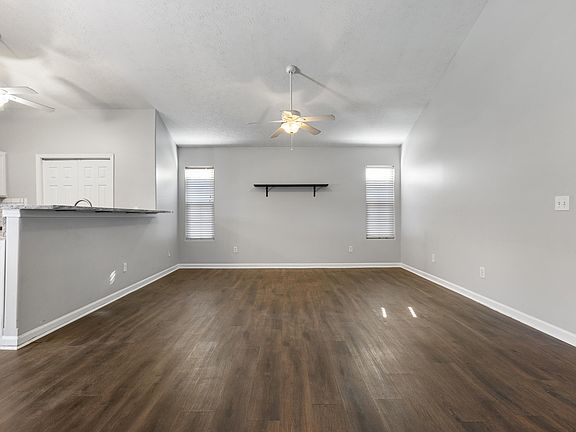 5th image of 3029 Caddis Ln