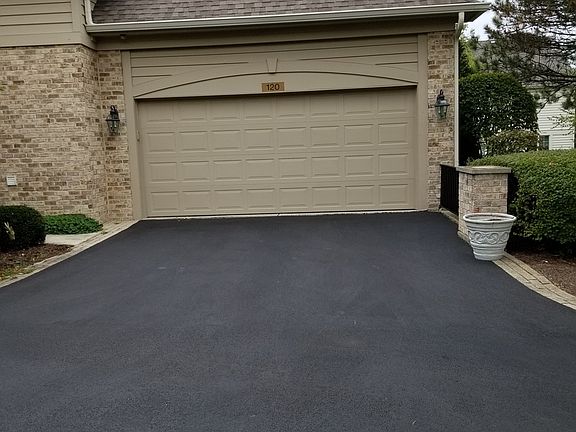 3rd image of 120 Edgebrook Ct