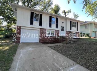 11604 Greenwood Rd, Kansas City, MO 64134