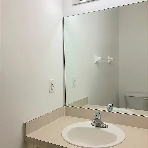 8073 Pacific Beach Dr — Photo 20