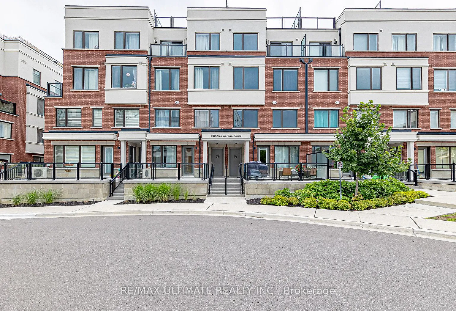 2 bed, $2,600 — Photo 1