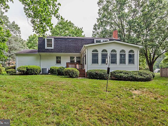 3rd image of 16019 Fairway Dr