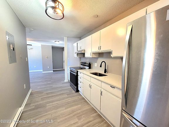 3rd image of 2712 N Main Ave APT 203